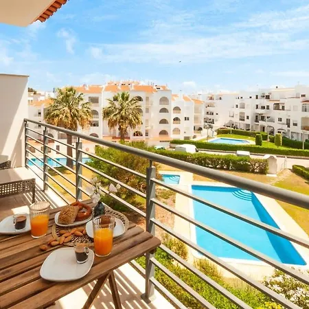 Abel - Great Location * Albufeira